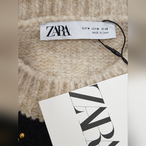 2024 New Year Asia Region Exclusive Limited Edition/BEADED DRAGON DESIGN SWEATER - Picture 14 of 16